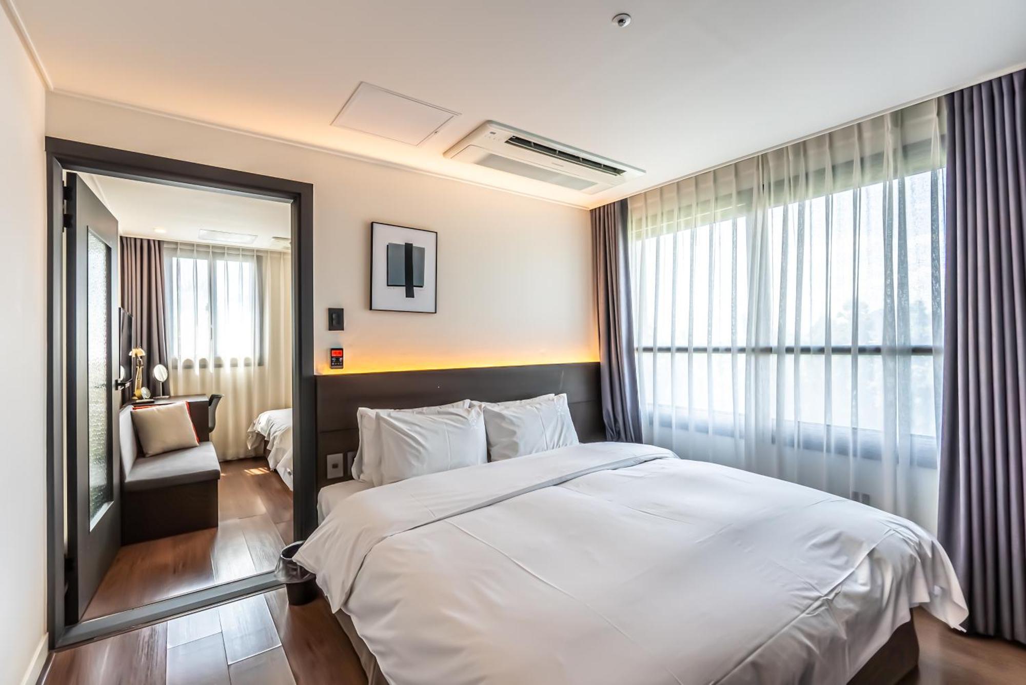 Hotel The Grang Jungmun Seogwipo Extérieur photo