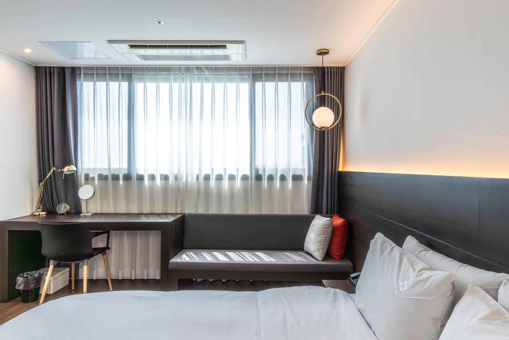 Hotel The Grang Jungmun Seogwipo Extérieur photo