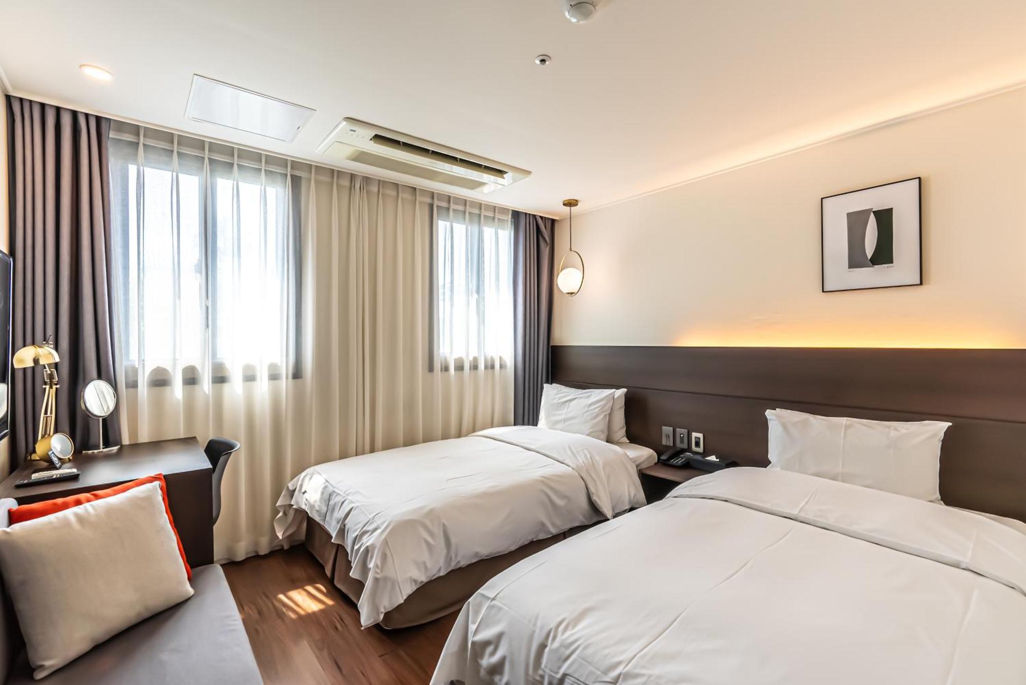 Hotel The Grang Jungmun Seogwipo Extérieur photo