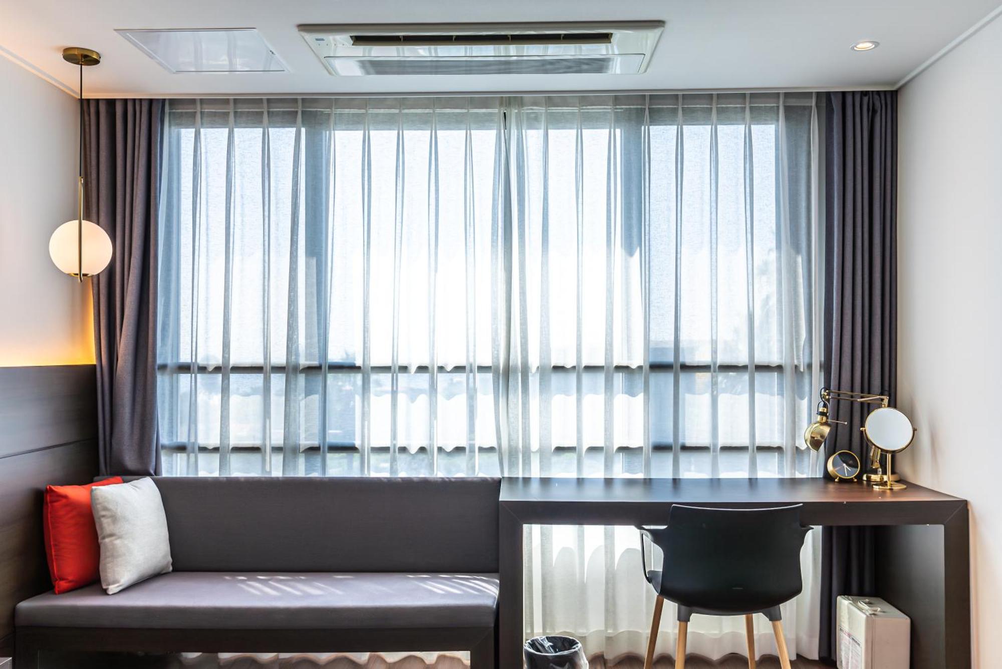 Hotel The Grang Jungmun Seogwipo Extérieur photo