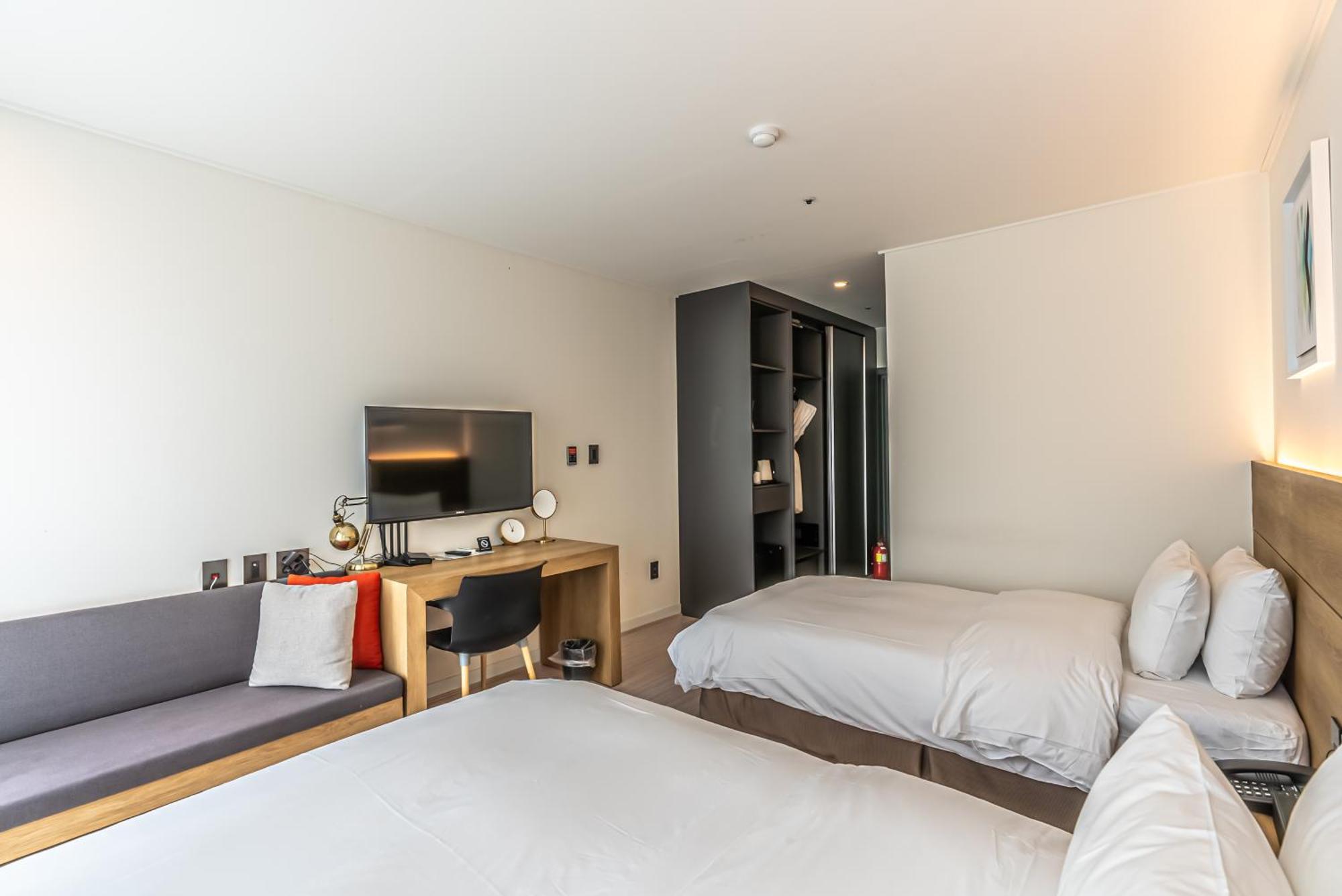 Hotel The Grang Jungmun Seogwipo Extérieur photo