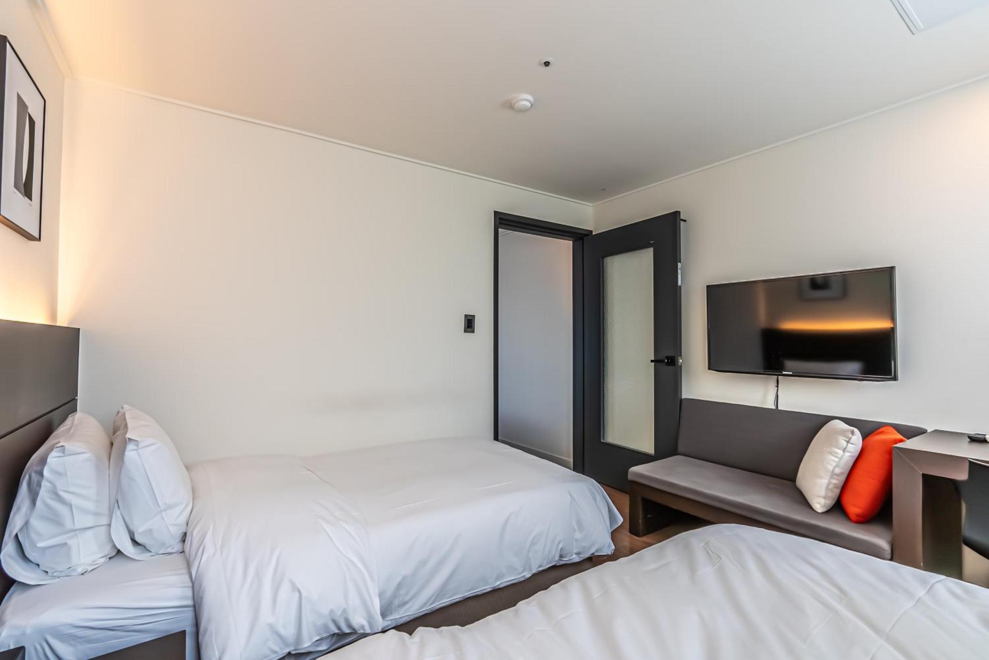 Hotel The Grang Jungmun Seogwipo Extérieur photo