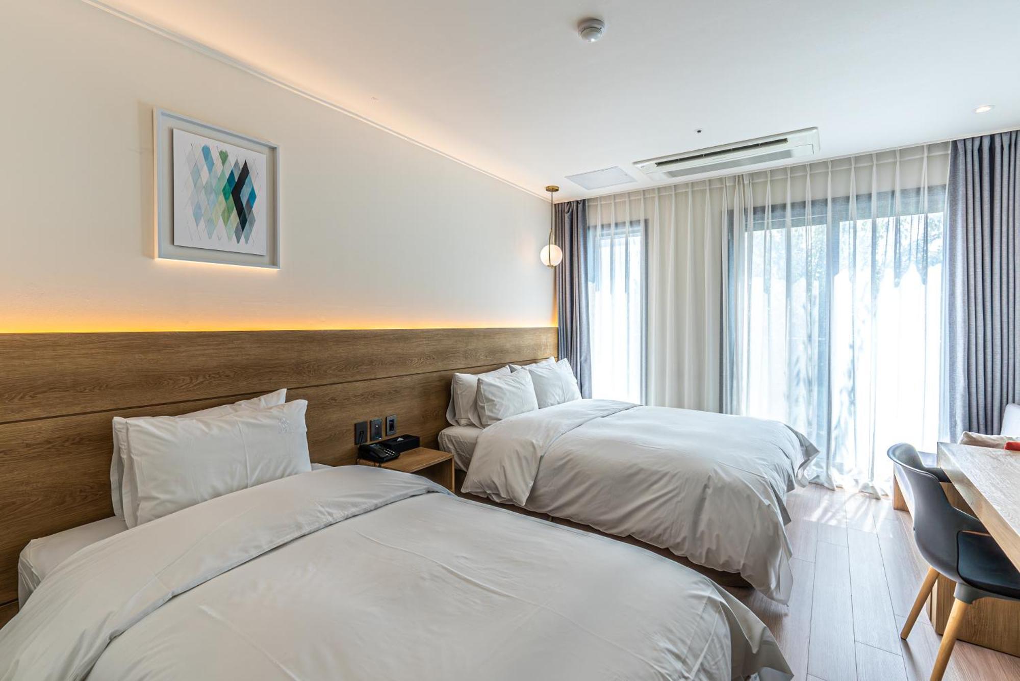 Hotel The Grang Jungmun Seogwipo Extérieur photo