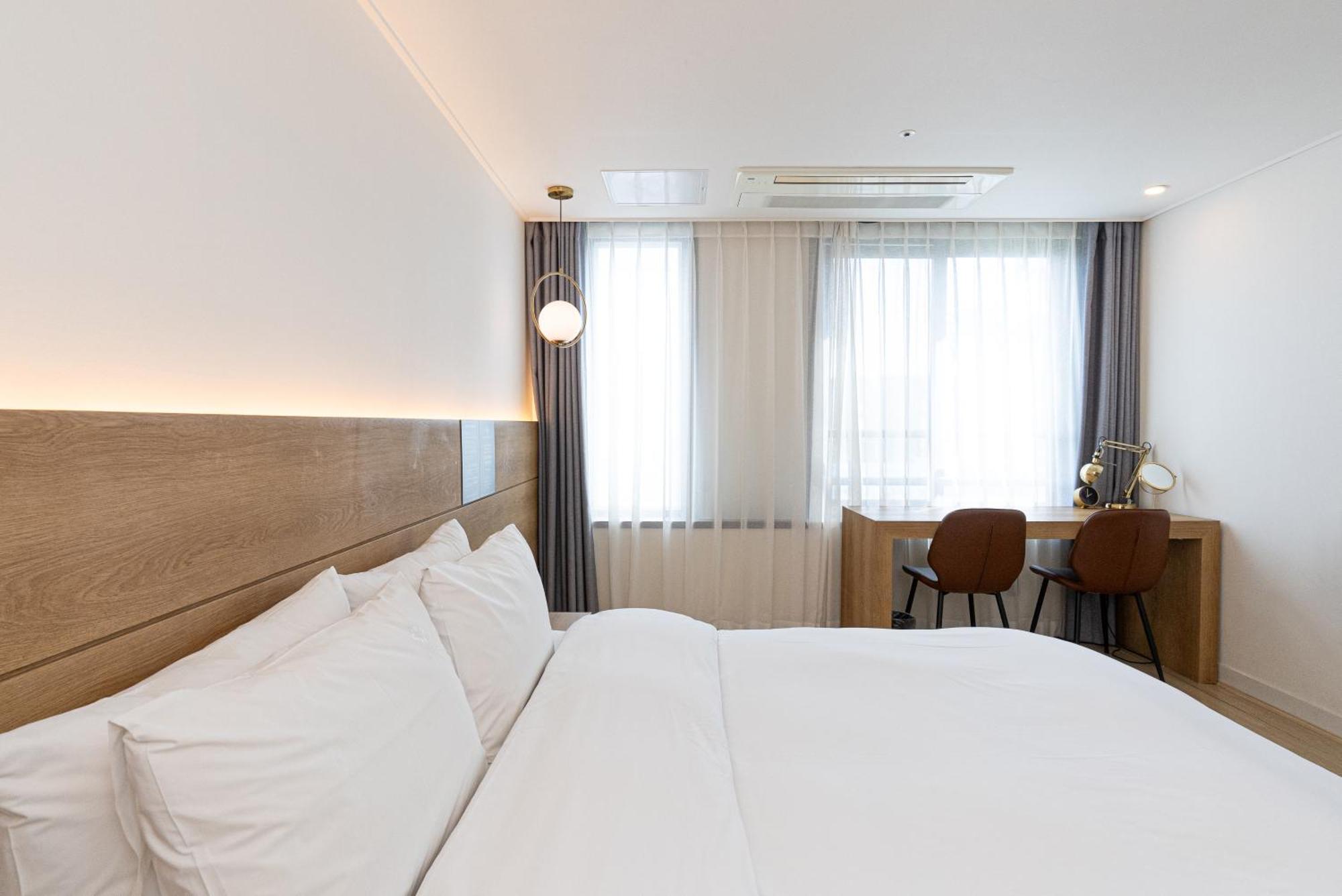 Hotel The Grang Jungmun Seogwipo Extérieur photo