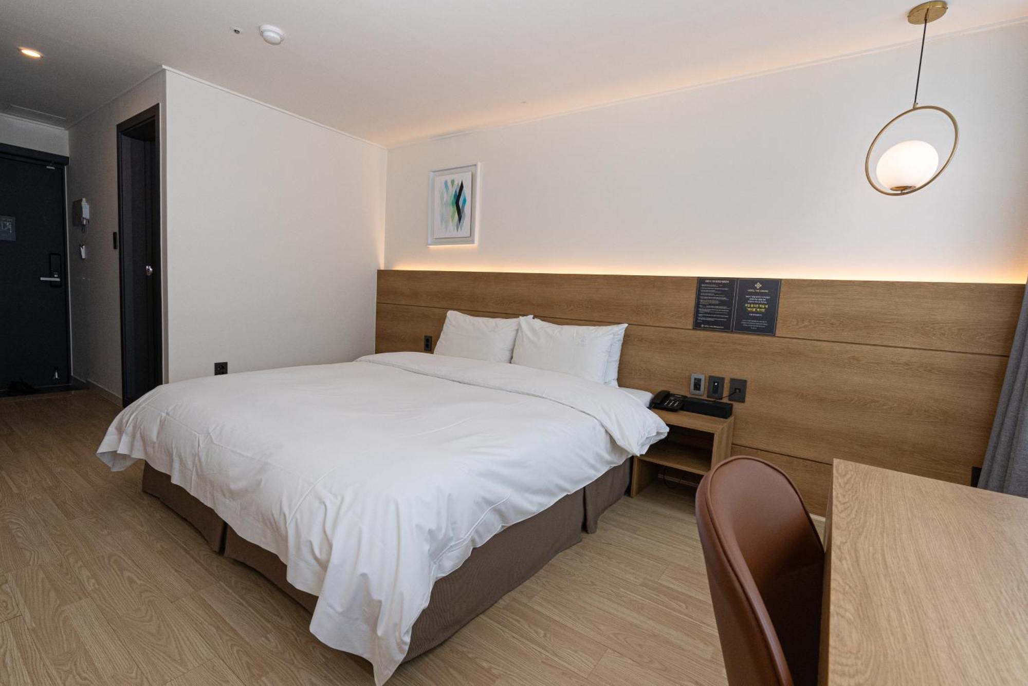 Hotel The Grang Jungmun Seogwipo Extérieur photo
