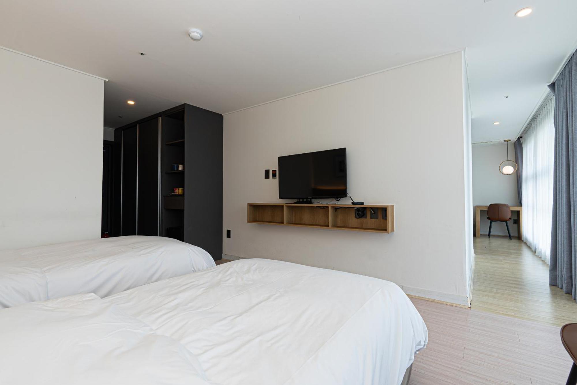 Hotel The Grang Jungmun Seogwipo Extérieur photo