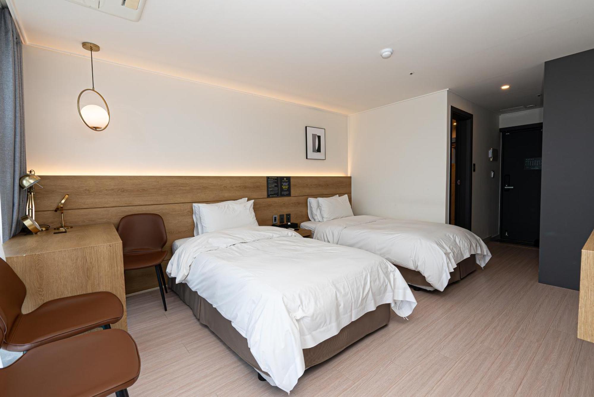 Hotel The Grang Jungmun Seogwipo Extérieur photo