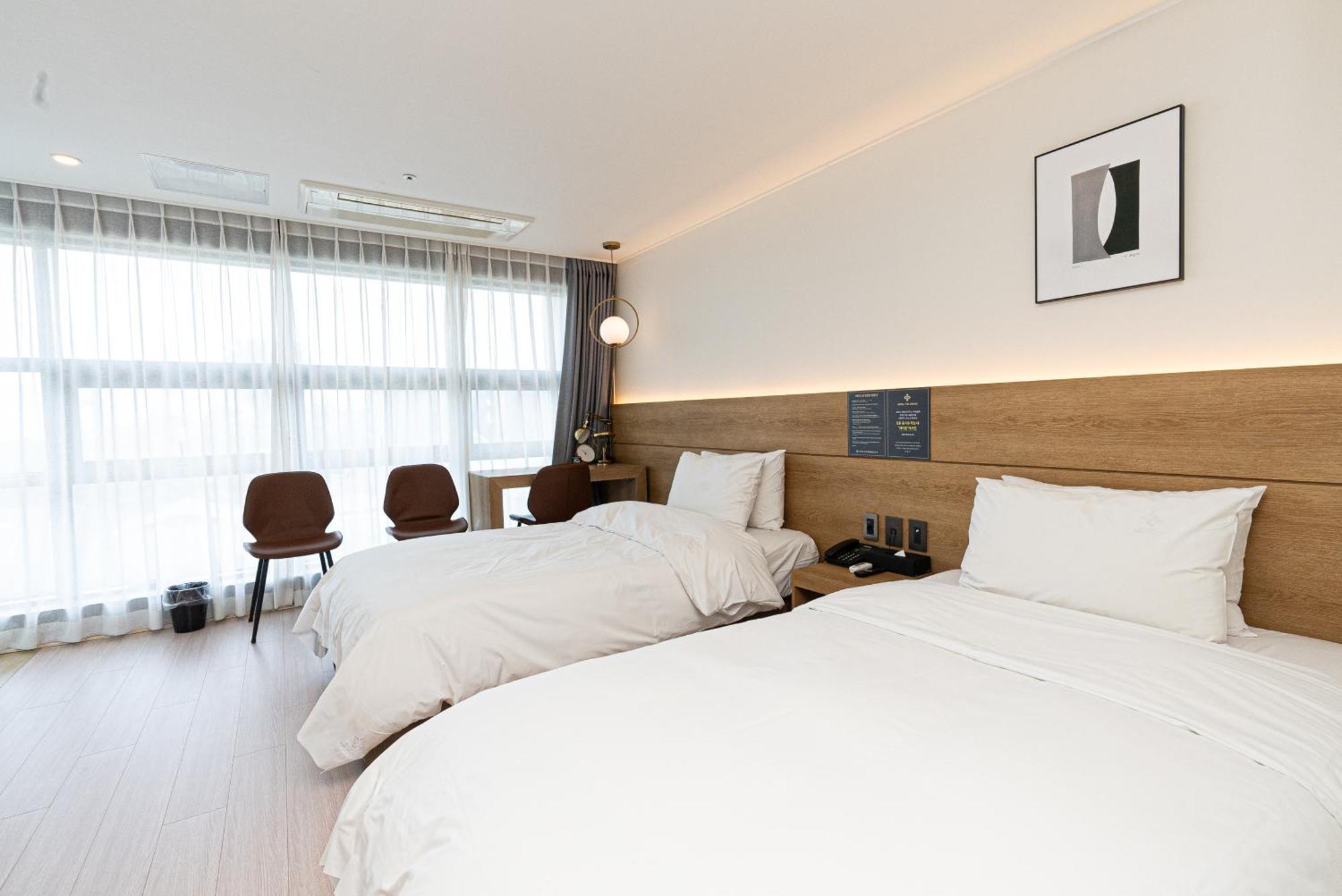 Hotel The Grang Jungmun Seogwipo Extérieur photo