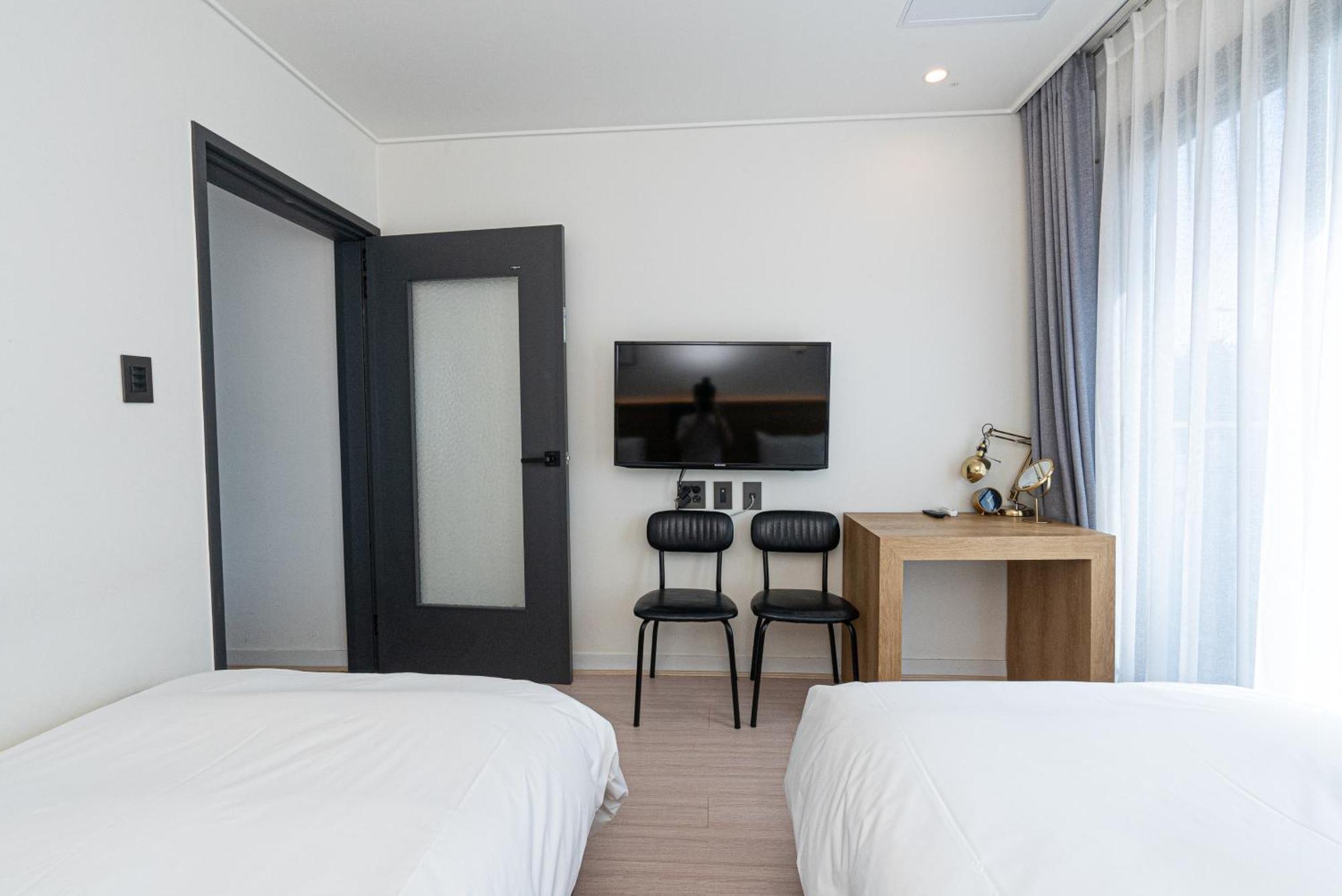 Hotel The Grang Jungmun Seogwipo Extérieur photo