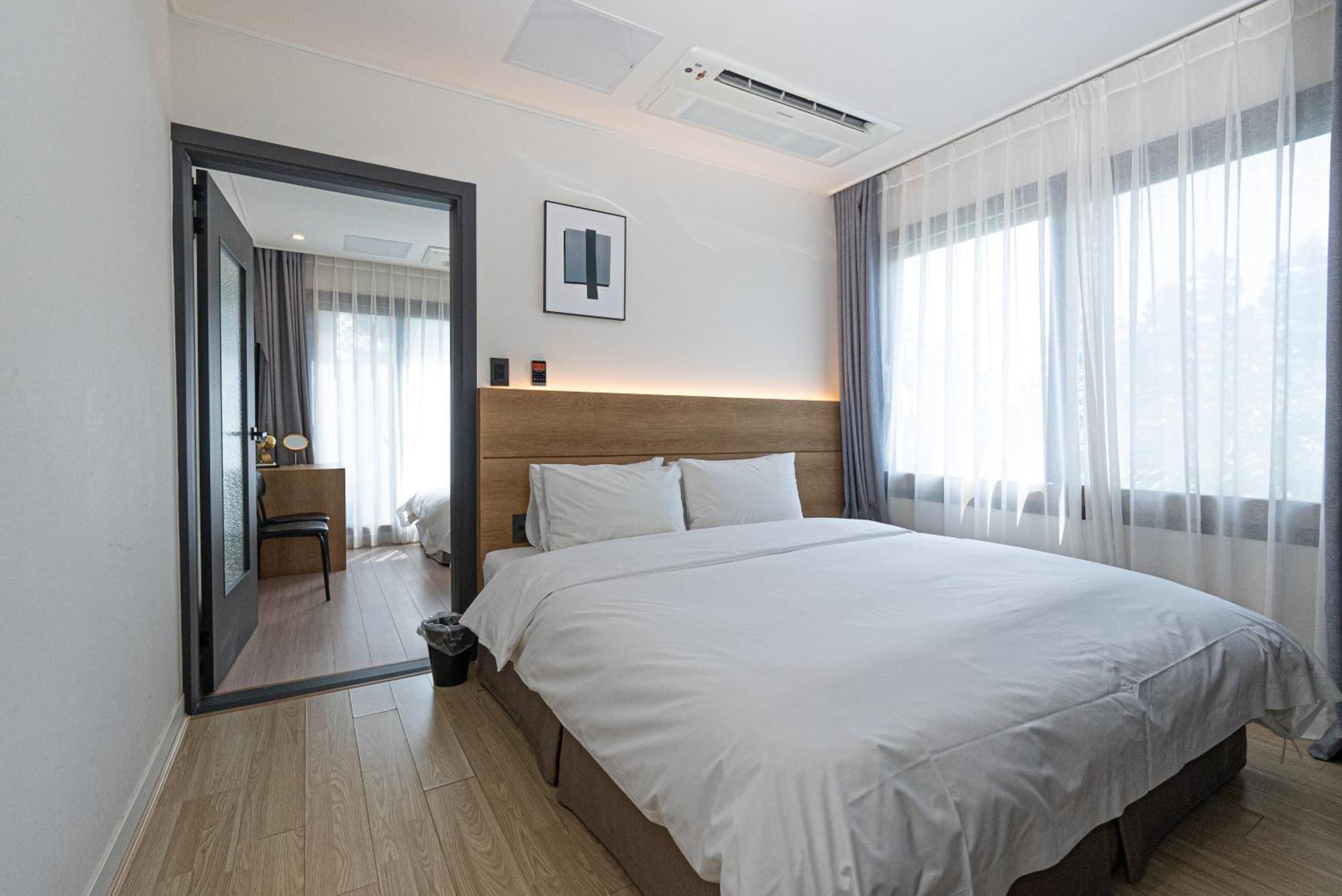 Hotel The Grang Jungmun Seogwipo Extérieur photo