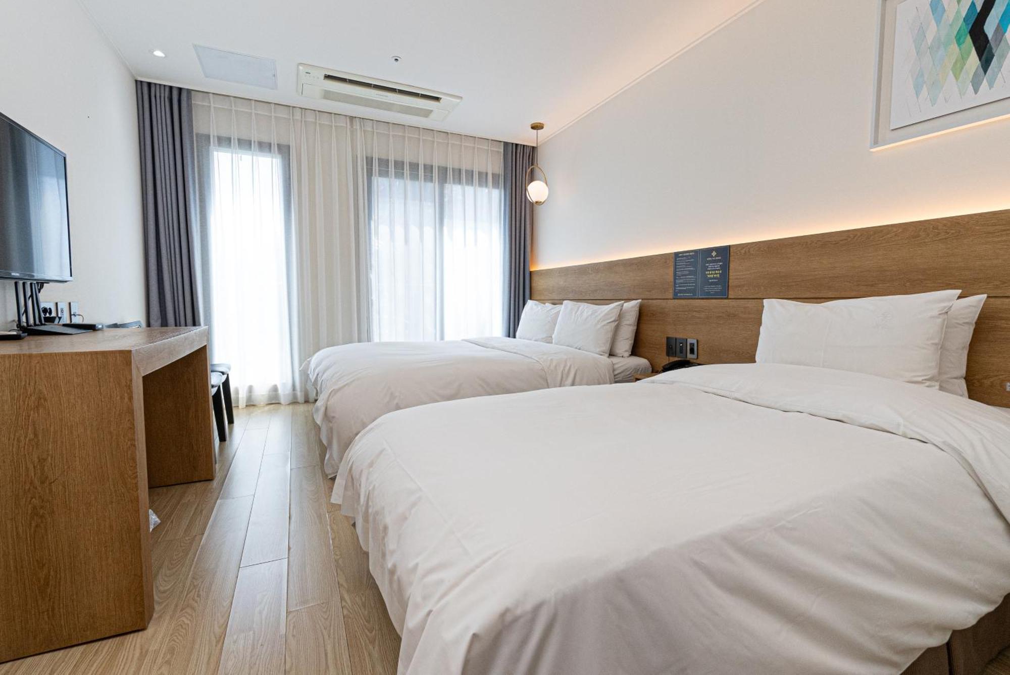 Hotel The Grang Jungmun Seogwipo Extérieur photo