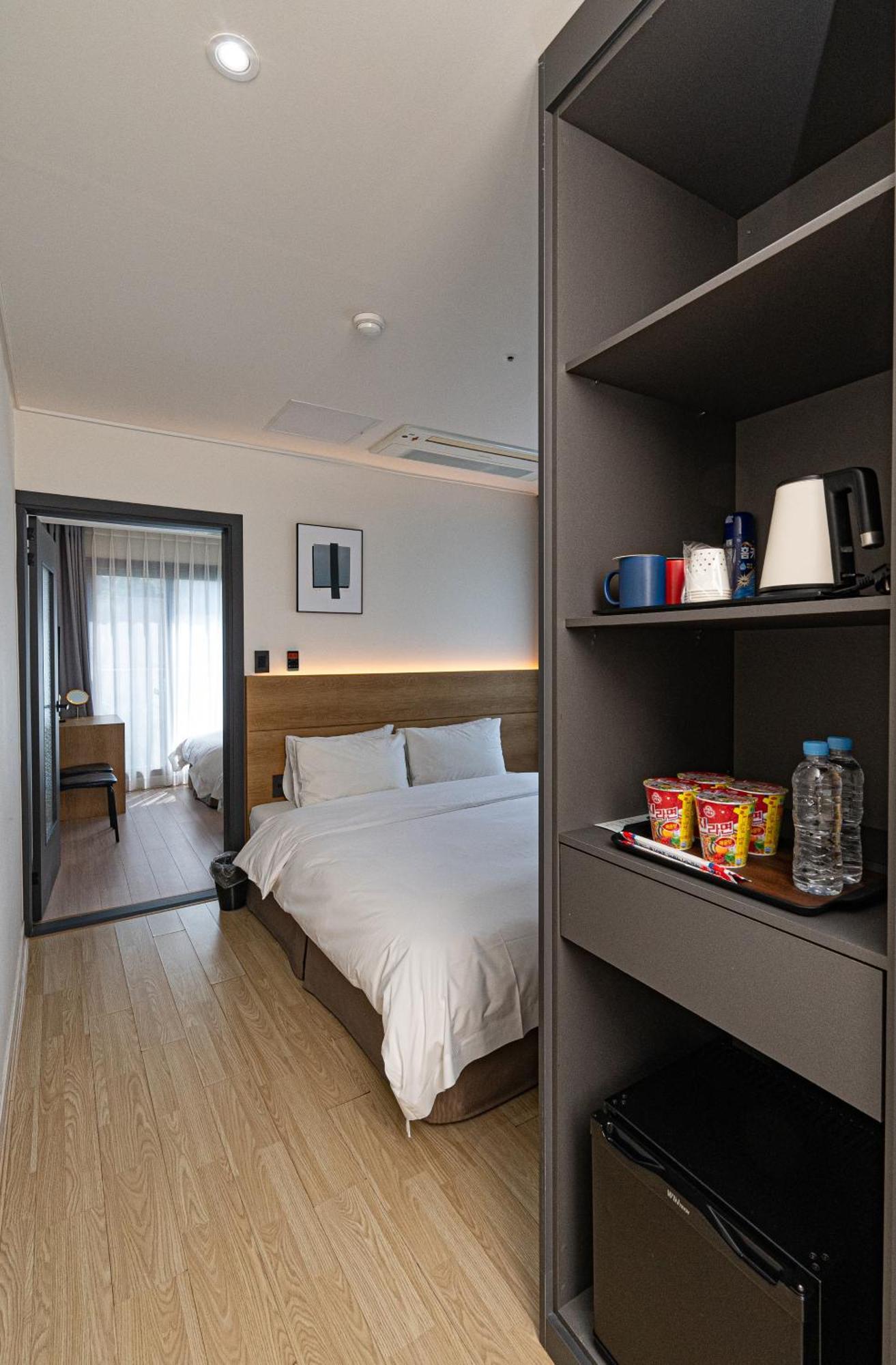 Hotel The Grang Jungmun Seogwipo Extérieur photo